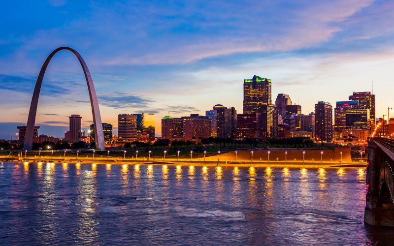 careers-1 Gateway Arch